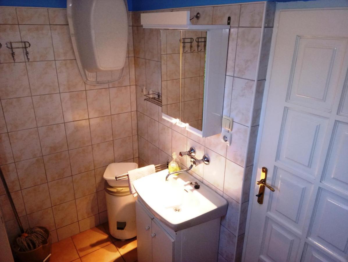 Szivarvany Apartman Jula Exterior foto