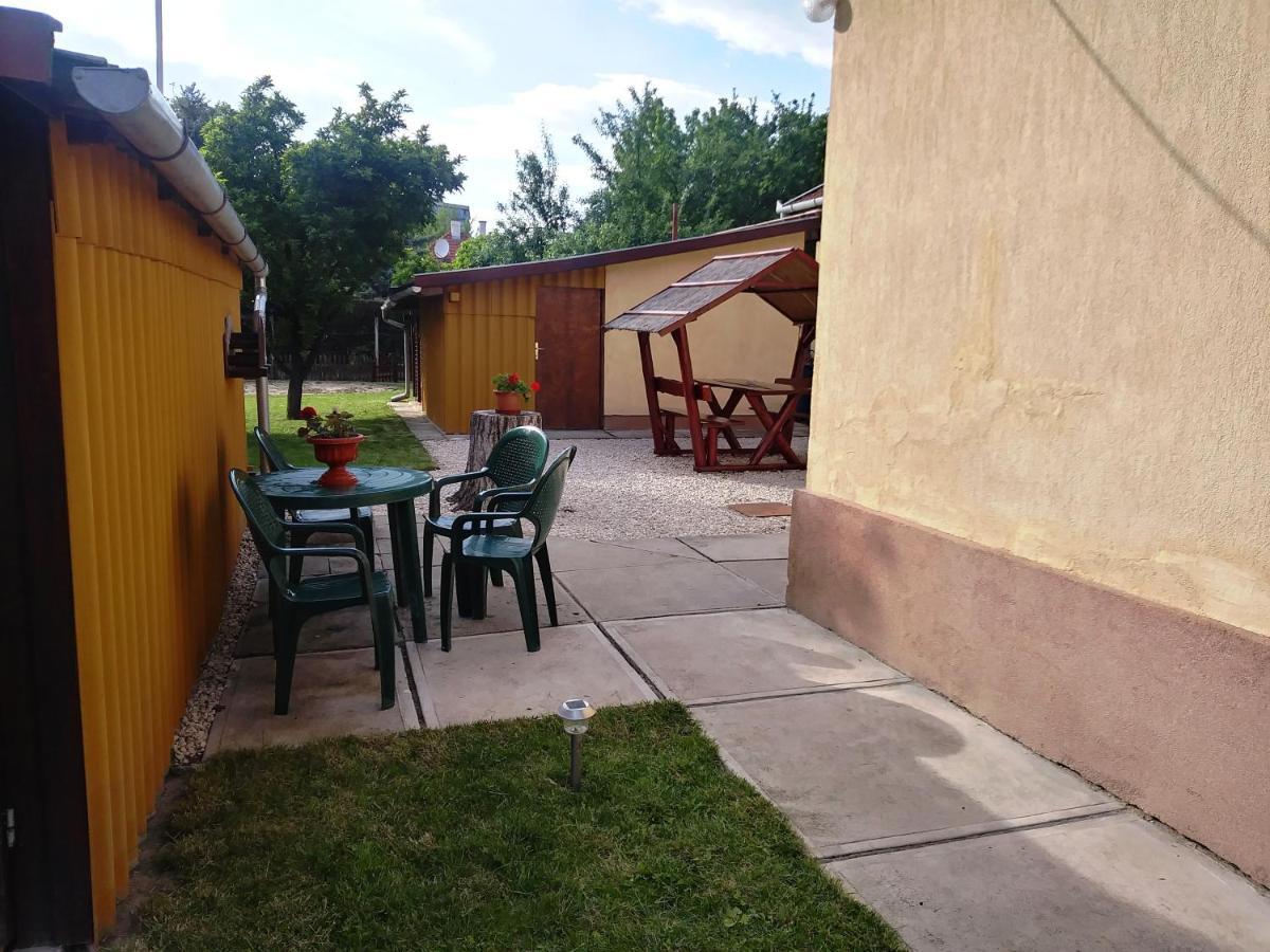 Szivarvany Apartman Jula Exterior foto